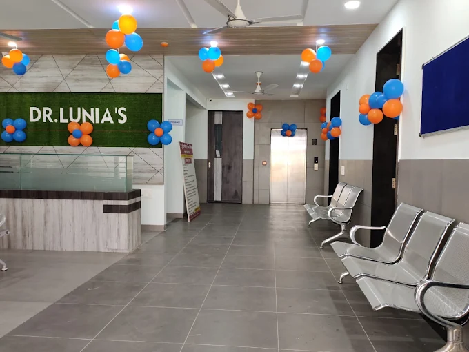 Dr Manish Lunia clinic waiting area in Raipur with modern gastro and liver care facilities